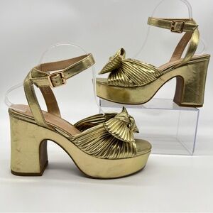 Report Gold Lame Women’s Team Platform w/Chunky Heels w/Ankle Straps-Size 8